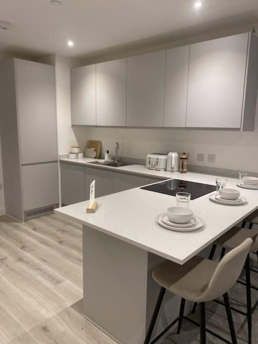 Modern Trafford 1Br Apartment-Free Parking-Cinema Room Manchester Ngoại thất bức ảnh