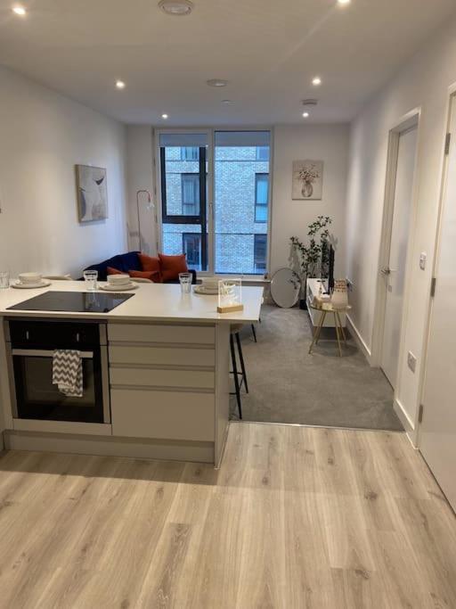 Modern Trafford 1Br Apartment-Free Parking-Cinema Room Manchester Ngoại thất bức ảnh