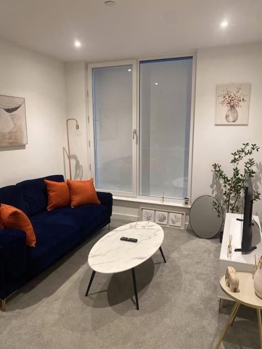 Modern Trafford 1Br Apartment-Free Parking-Cinema Room Manchester Ngoại thất bức ảnh