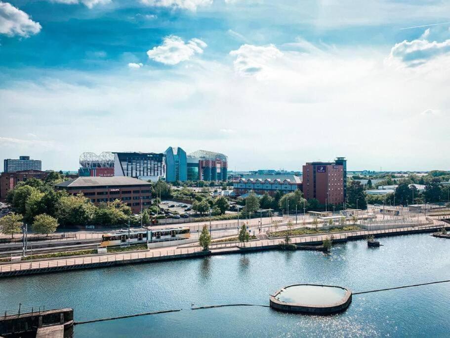 Modern Trafford 1Br Apartment-Free Parking-Cinema Room Manchester Ngoại thất bức ảnh
