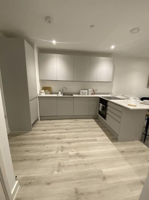 Modern Trafford 1Br Apartment-Free Parking-Cinema Room Manchester Ngoại thất bức ảnh